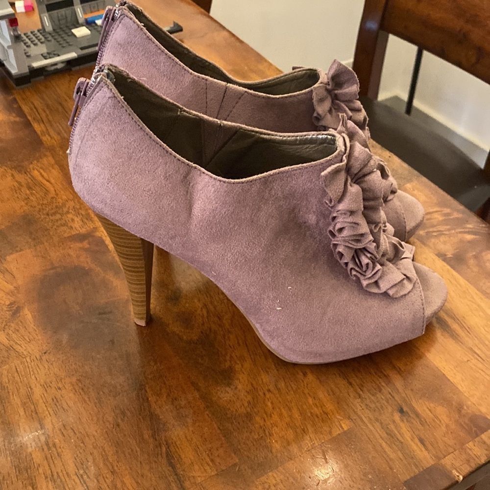 Fergalicious Size 9.5 Barely Worn Heels